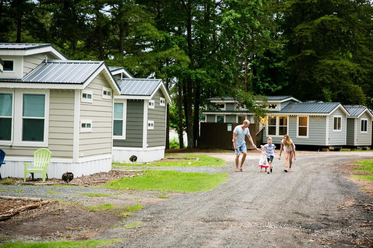 Holiday home Waterfront Two Bedroom 17 On The #lake At Long Cove Charlotte