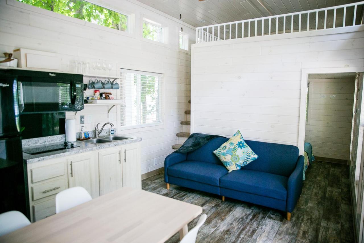 Casa de férias Waterfront Two Bedroom 17 On The #lake At Long Cove